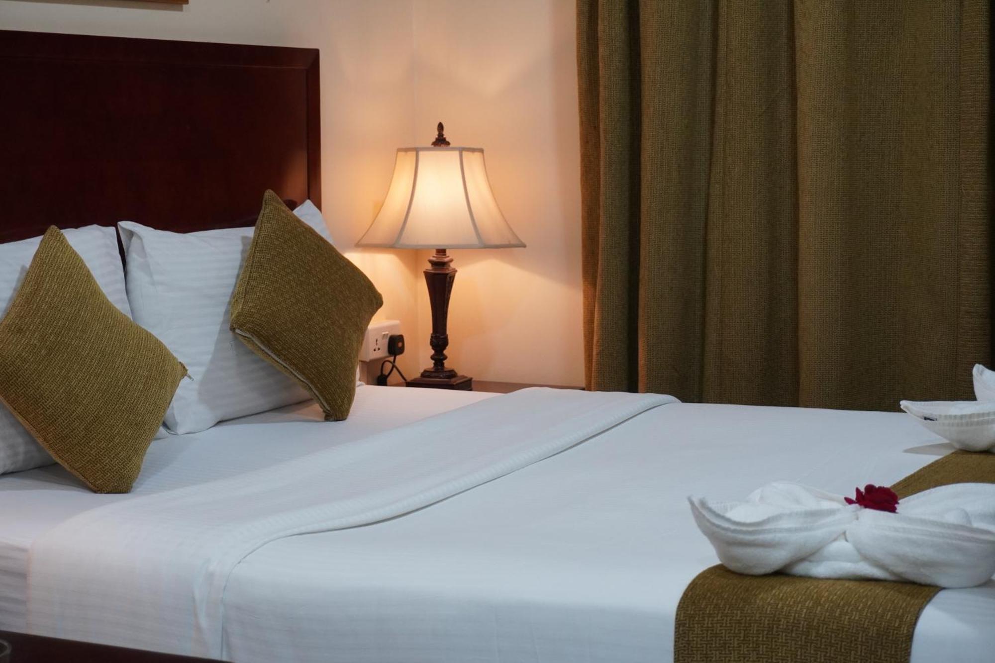 Onyx Hotel Apartments - Maha Hospitality Group อัจมาน ภายนอก รูปภาพ