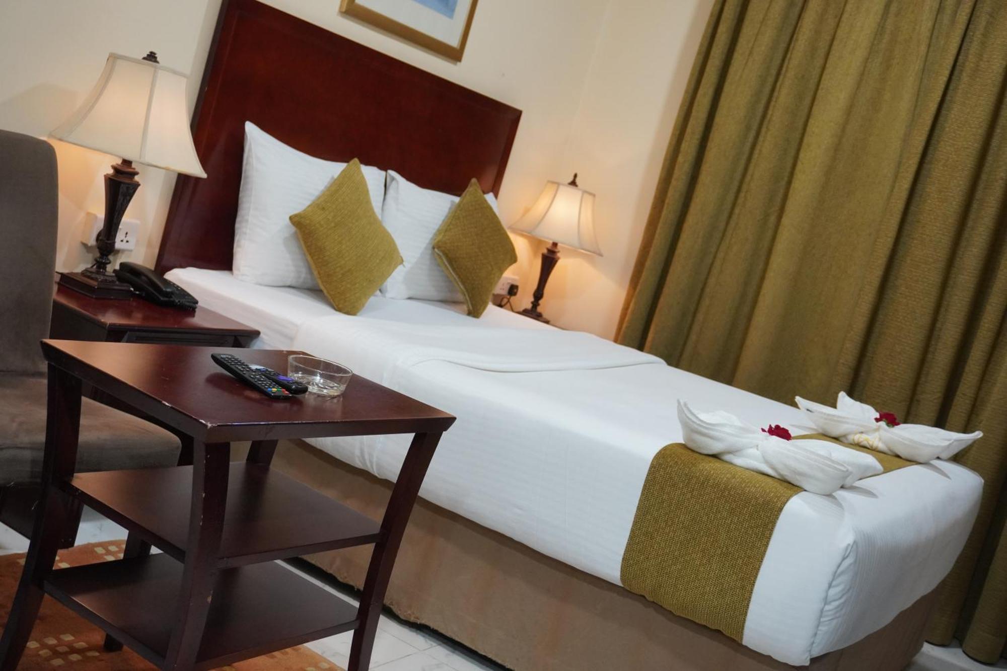 Onyx Hotel Apartments - Maha Hospitality Group อัจมาน ภายนอก รูปภาพ
