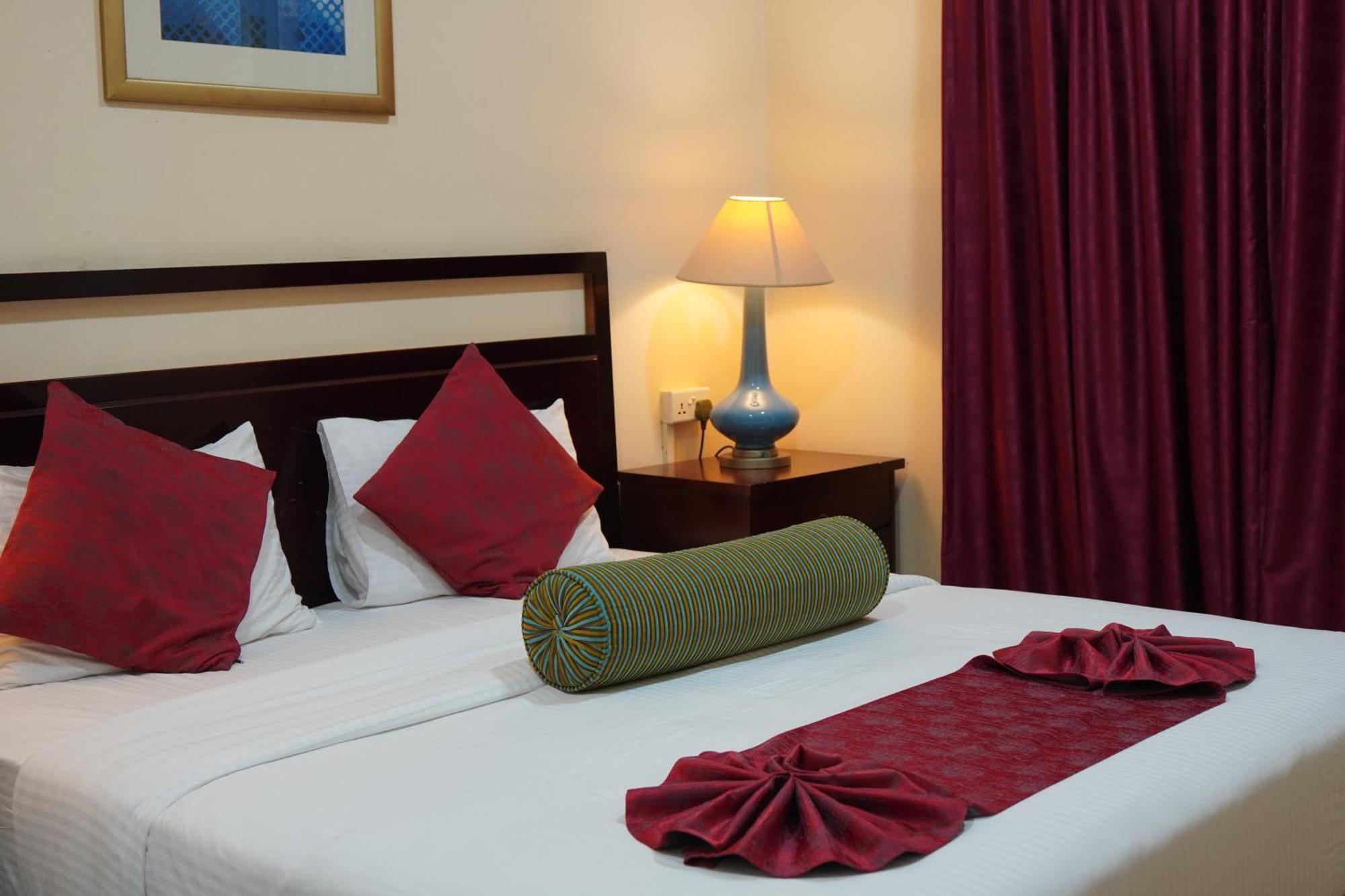 Onyx Hotel Apartments - Maha Hospitality Group อัจมาน ภายนอก รูปภาพ
