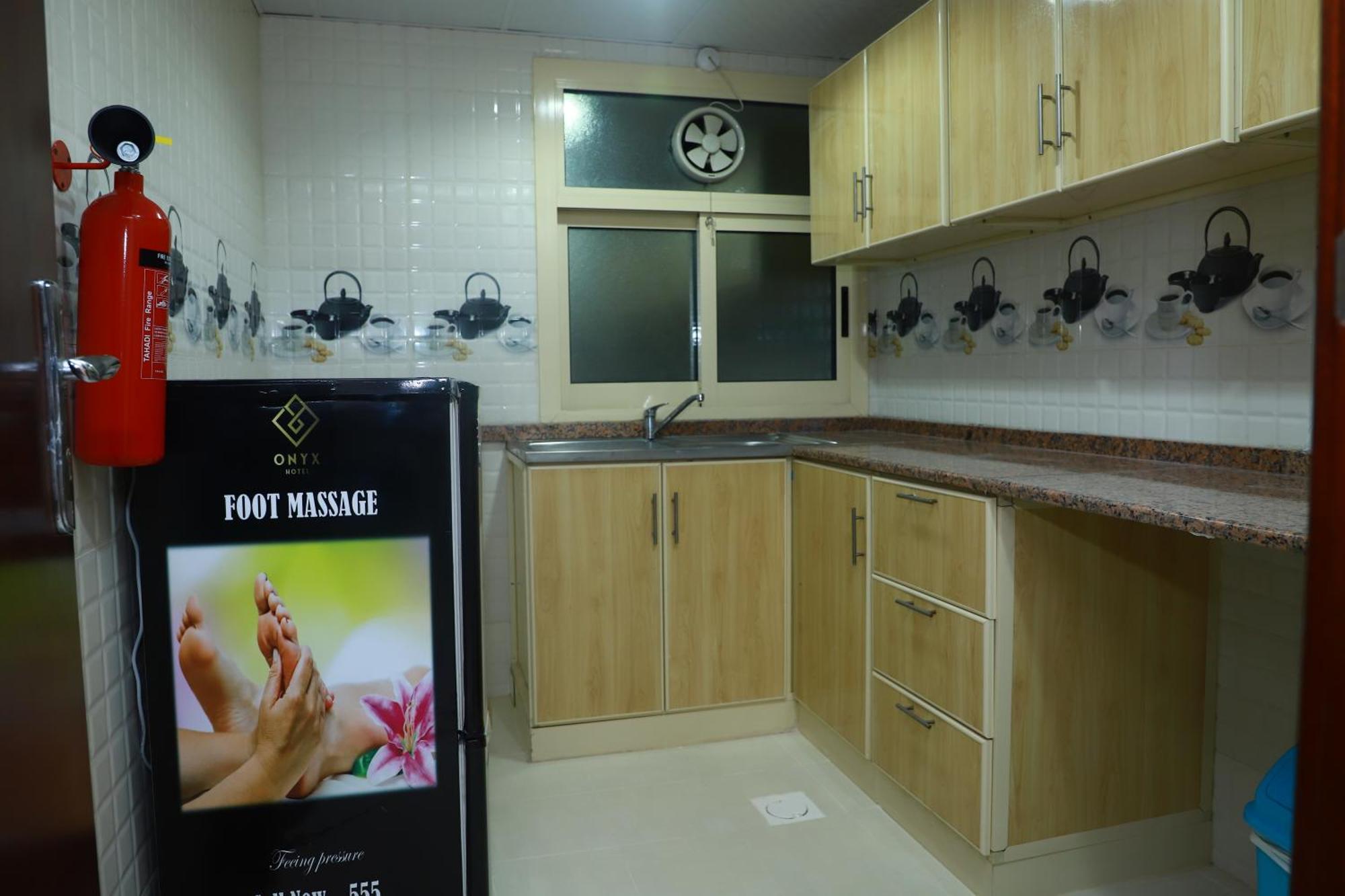 Onyx Hotel Apartments - Maha Hospitality Group อัจมาน ภายนอก รูปภาพ