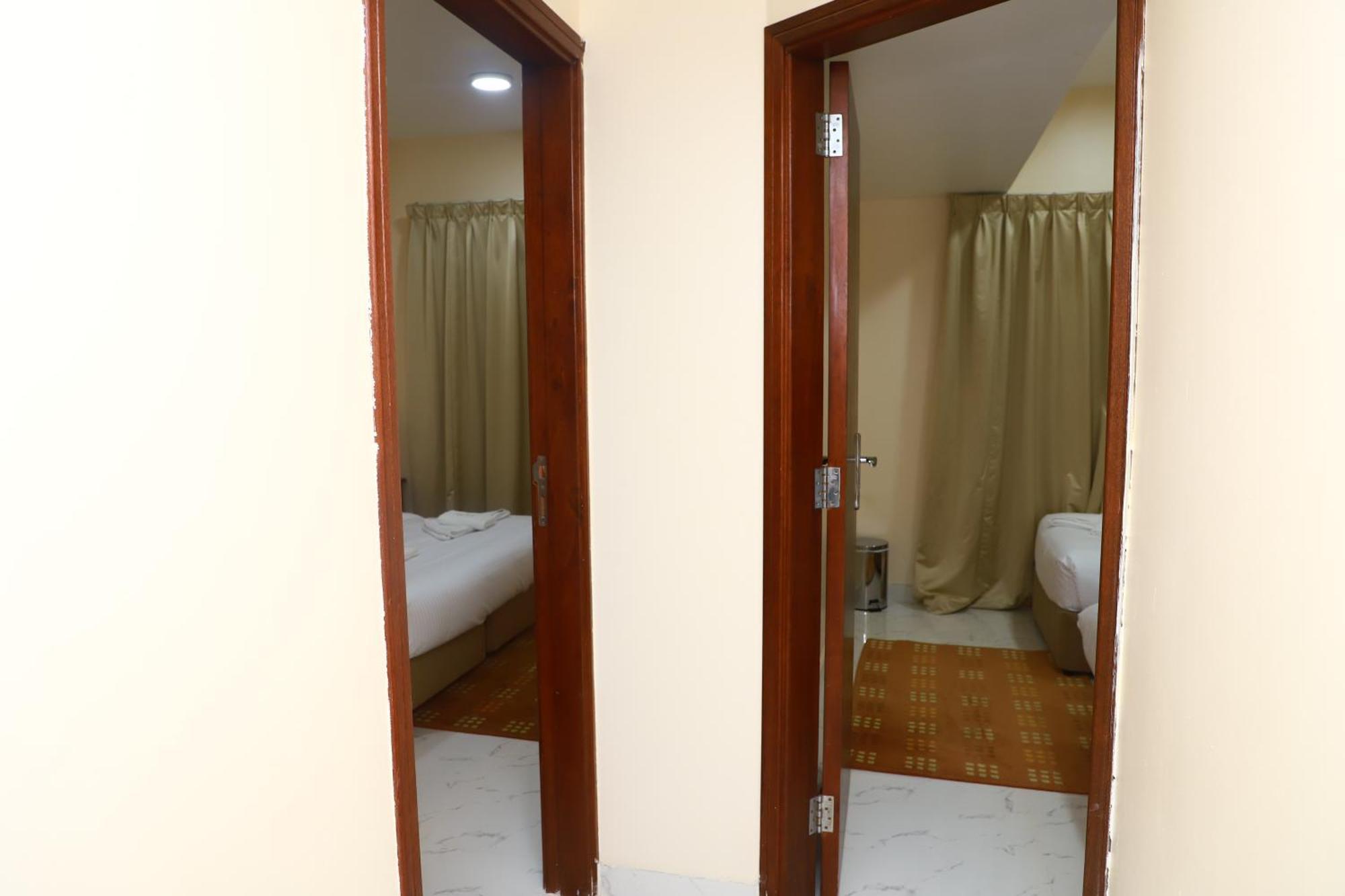 Onyx Hotel Apartments - Maha Hospitality Group อัจมาน ภายนอก รูปภาพ