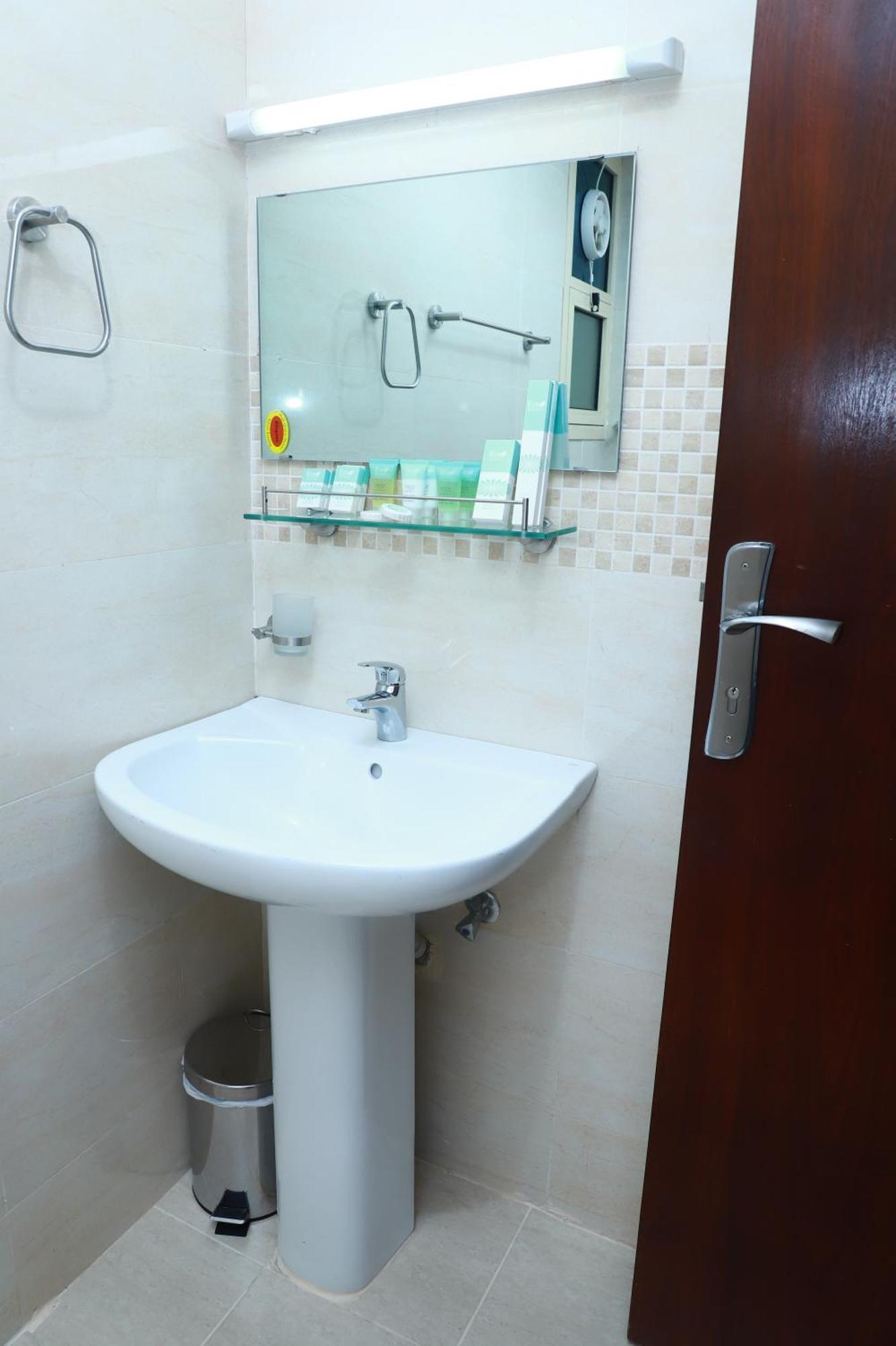 Onyx Hotel Apartments - Maha Hospitality Group อัจมาน ภายนอก รูปภาพ